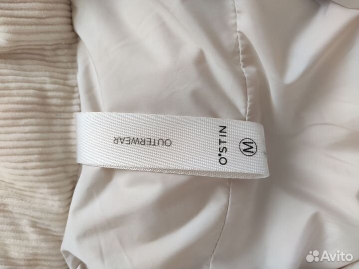 Пуховик со вставками из вельвета