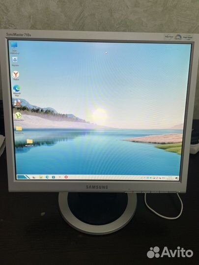 Монитор Samsung