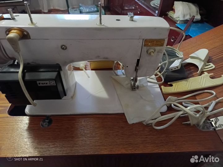 Швейная машинка чайка 142м