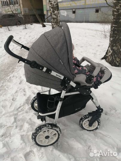 Коляска 2 в 1 Retrus Futuro Lux