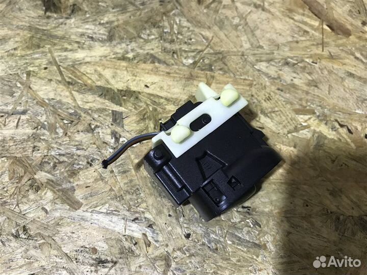 Кнопка стеклоподъемника Mercedes-Benz C-Class W203