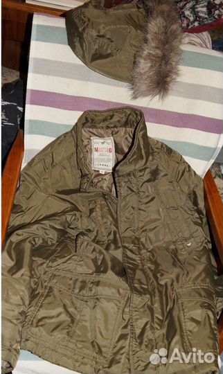 Куртка mustang 172-77cm с капющоном хор состояние