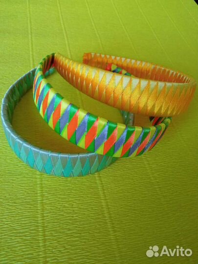 Ободок оплетëнный атласными лентами