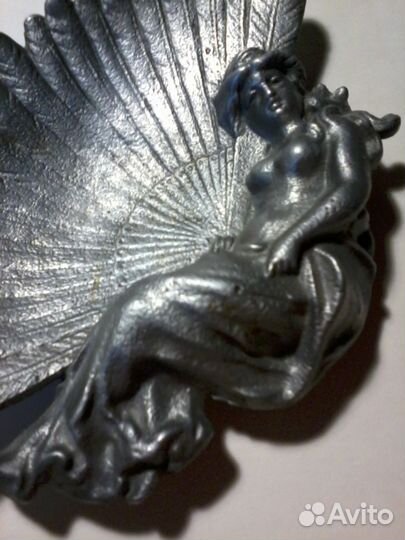 Продаю антикварную пепельницу