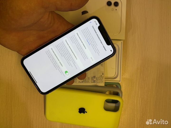 iPhone 11, 64 ГБ