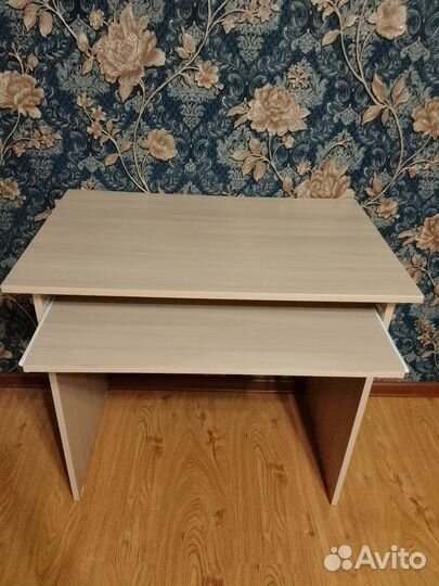 Продам компьютерный столик