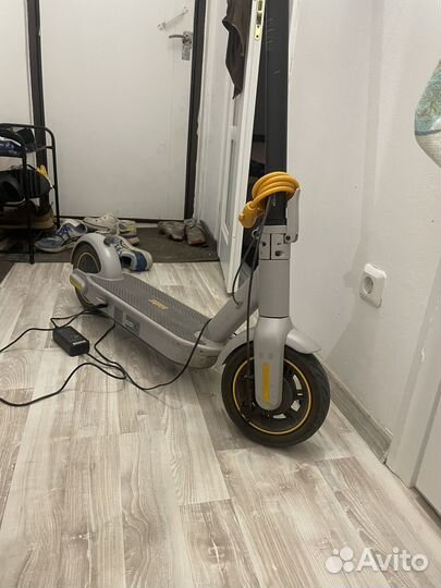 Продам электросамокат Ninebot max G30LP