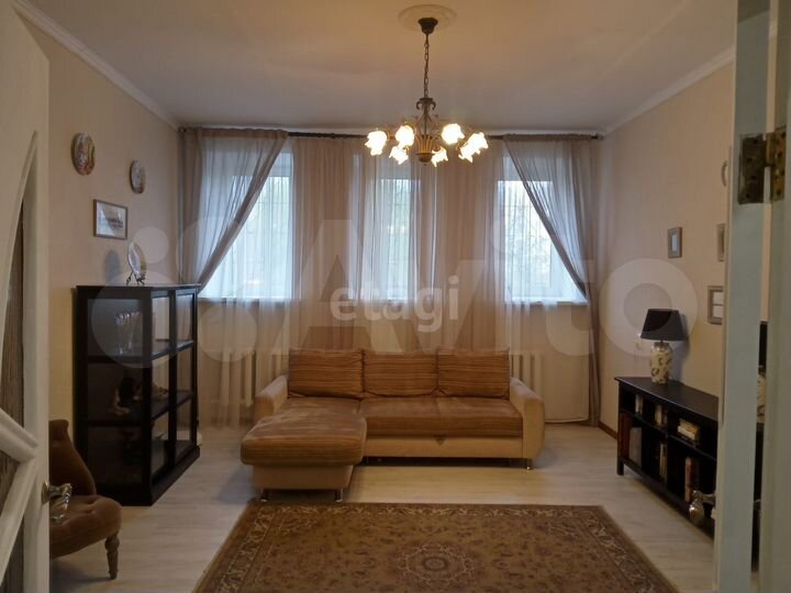 3-к. квартира, 82 м², 1/7 эт.