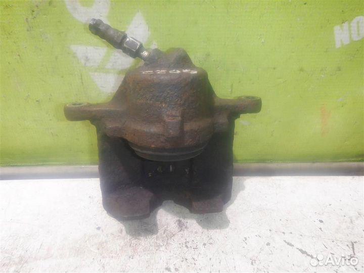 Суппорт передний правый Вольво 940