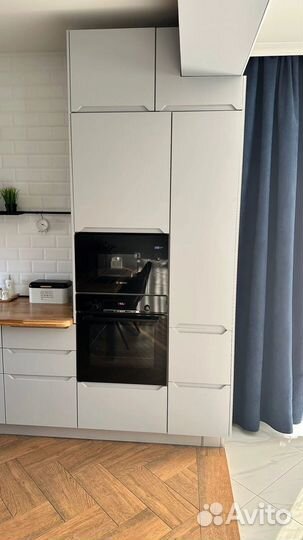 Белая угловая кухня