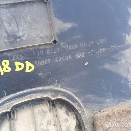 Обшивка двери багажника Nissan Primera P11 универ