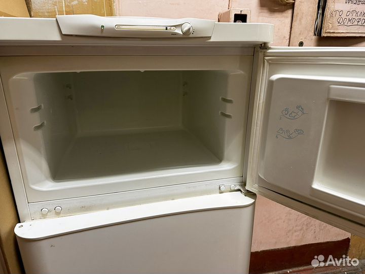 Холодильник indesit