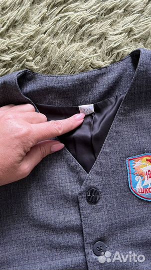 Продам школьную жилетку