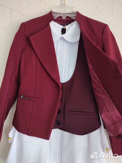 Пиджак и жилетка 134-140 рост для девочки