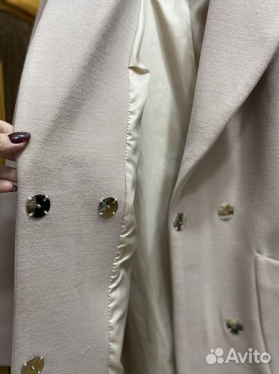 Пальто женское 42 44 бежевое