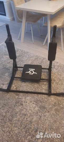 Турник настенный