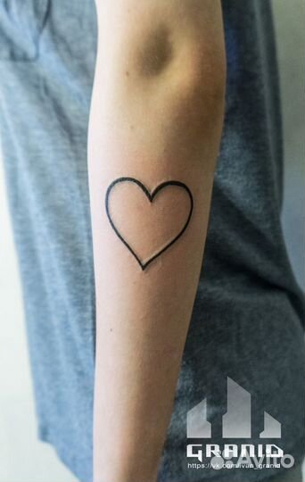 Тату мастер, Татуировка