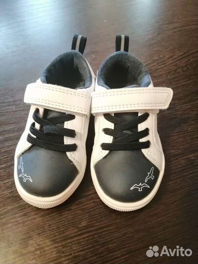 Кроссовки детские