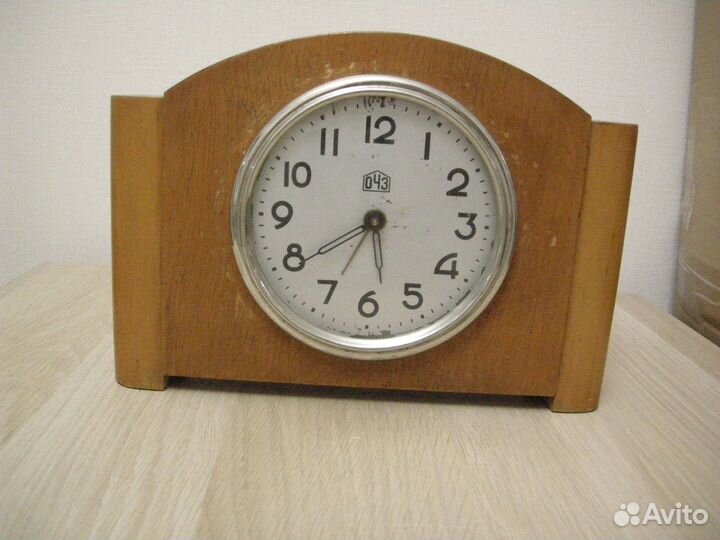 Часы будильник 