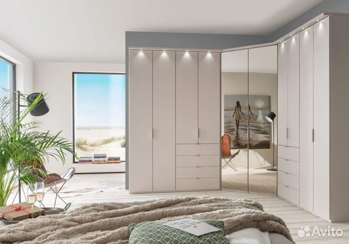 Угловой шкаф