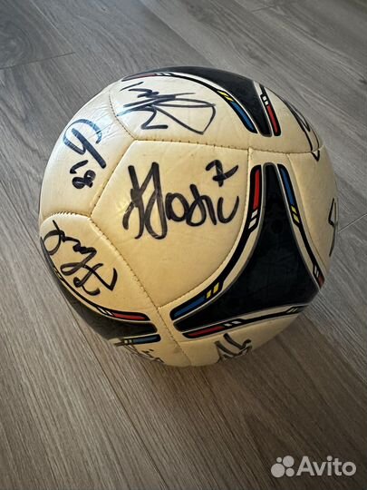 Футбольный мяч с автографами цска