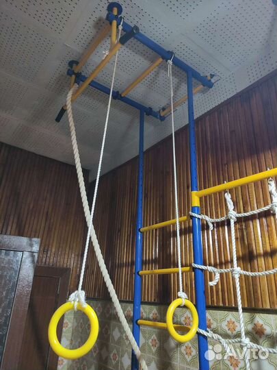 Шведская стенка (пристенный спортивный комплекс)