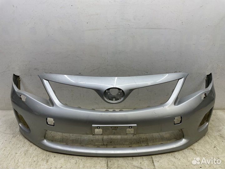 Передний бампер тойота королла е150 серебрисытй