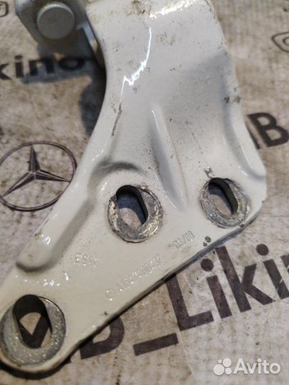 Петля багажника правая Mercedes Gl X164