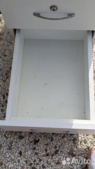 Маникюрный стол складной бу