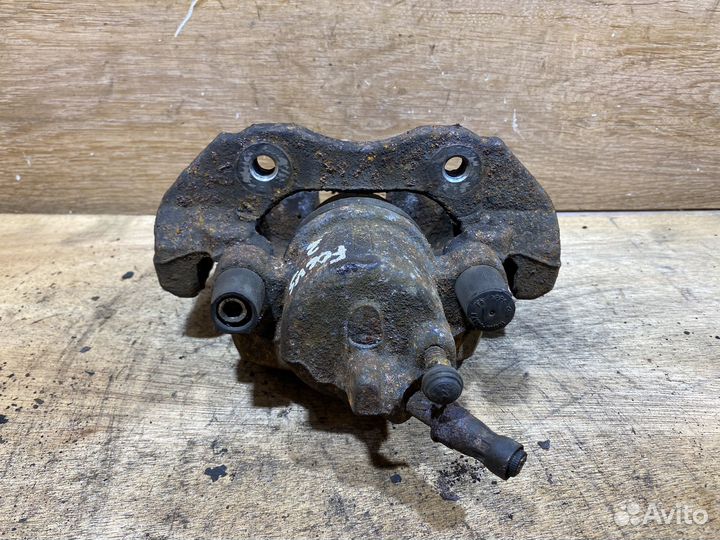 Суппорт передний левый Ford Focus 2 S82