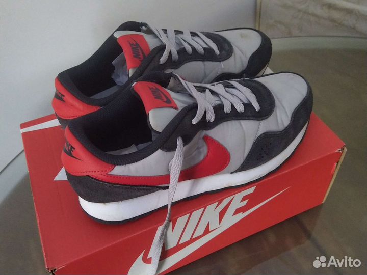 Кроссовки nike 37 размер
