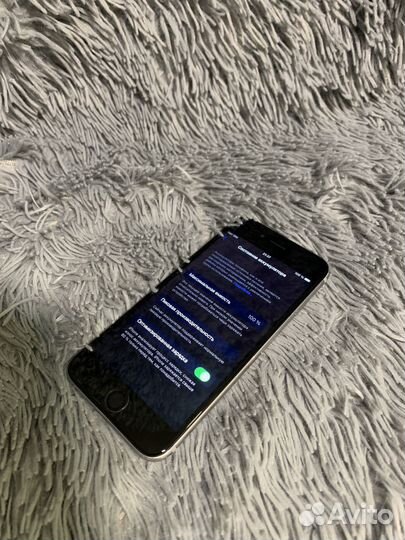 iPhone 6S, 64 ГБ