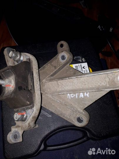 Renault Logan Рено Логан подушка коробки