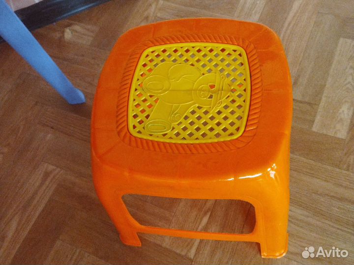 Детский стол и стульчик