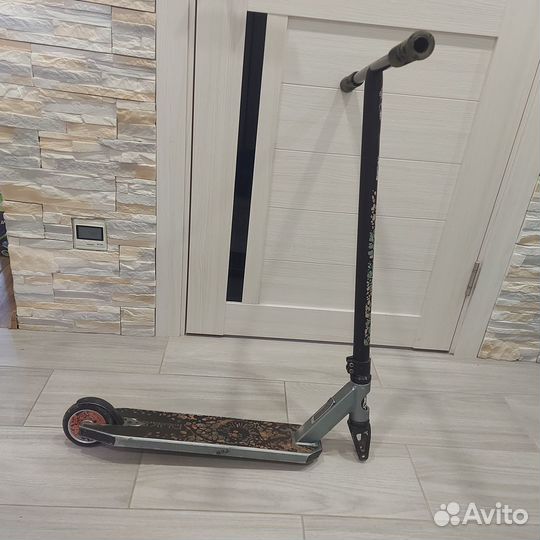 Продам трюковой самокат