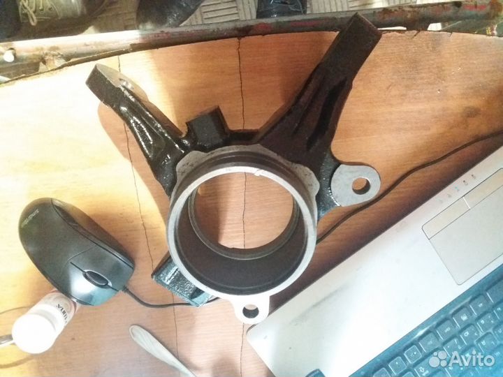 Поворотный кулак передний правый lancer X