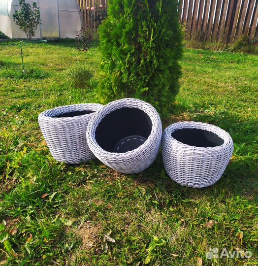 Кашпо из искусственного ротанга