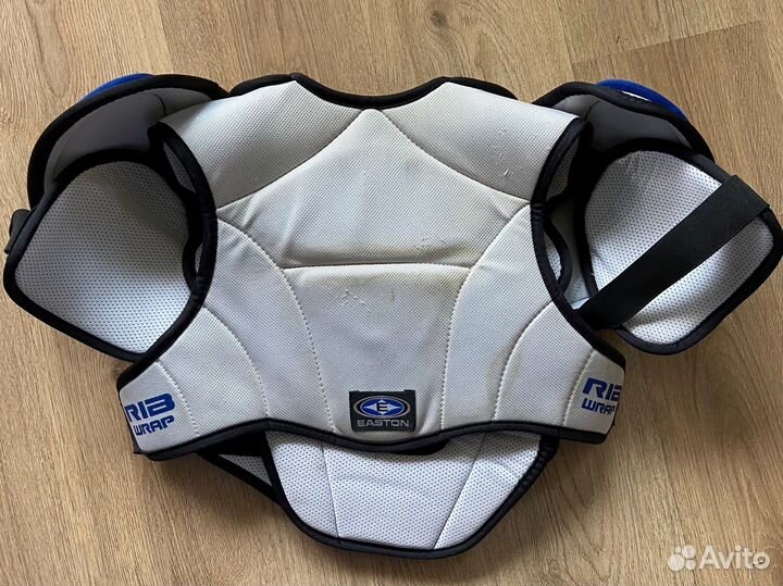 Нагрудник хоккейный