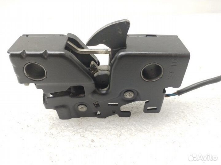 Замок капота Volkswagen Polo 5 2010