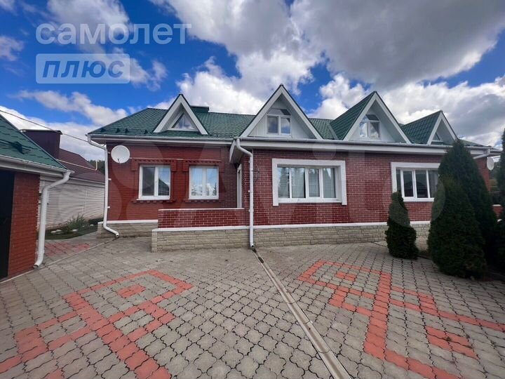 Коттедж 181,7 м² на участке 11,9 сот.