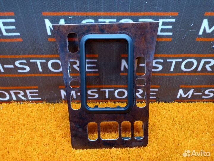 Накладка центральной консоли Mercedes-Benz E-Class