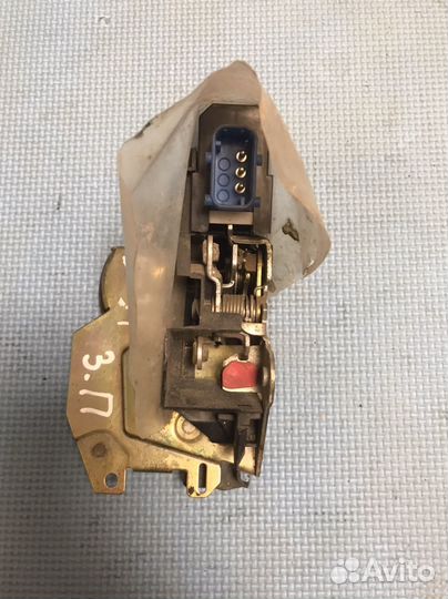 Замок двери задний правый bmw 5 e34