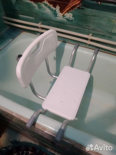 Стульчик для купания в ванной
