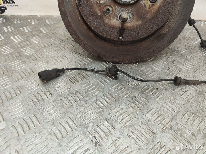 Кулак задний левый L Land Rover Freelander