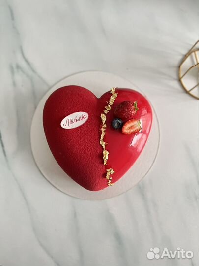 Муссовые торты,бисквитные торты,бомба торты