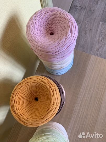 Трикотажная пряжа Мята + деревяные донышки