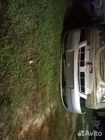 Передний бампер