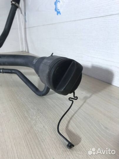 Горловина бензобака Toyota Prius NHW30 2009-2015