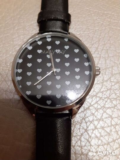 Часы Mary Kay