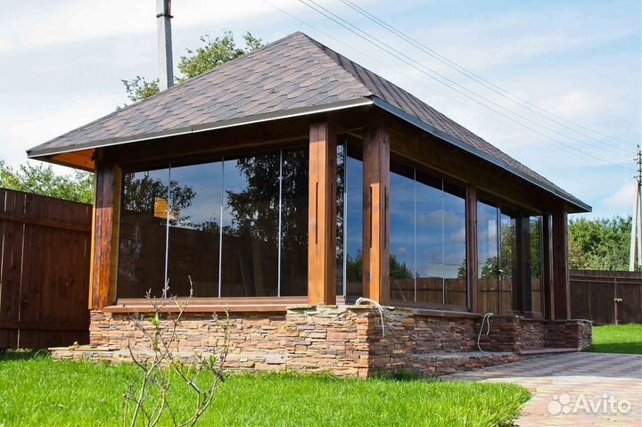 Безрамное остекление беседки